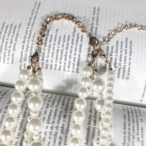 Alquimia Gold and White Necklace Timeless Elegance - Picture 3 of 3